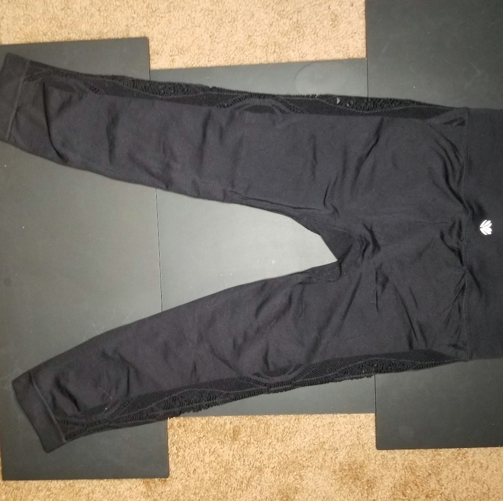Laser cut sports leggings